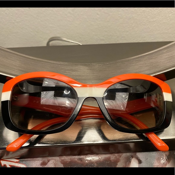 🧨price drop - Authentic Prada shades - Picture 2 of 3